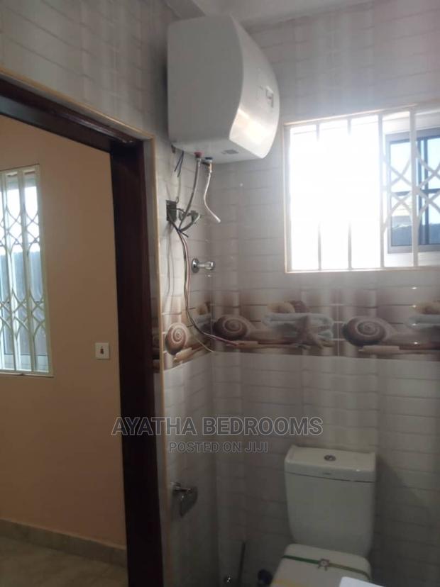 4bdrm House in Ayathar Bedroom, Teshie for Rent · Photo 6