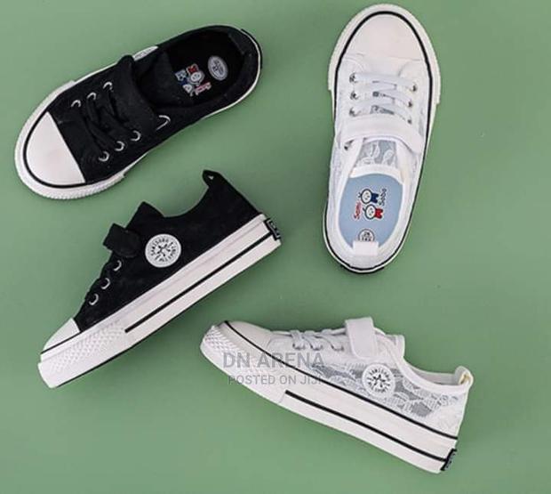 Girls Sneakers Cartoon Character · Photo 3
