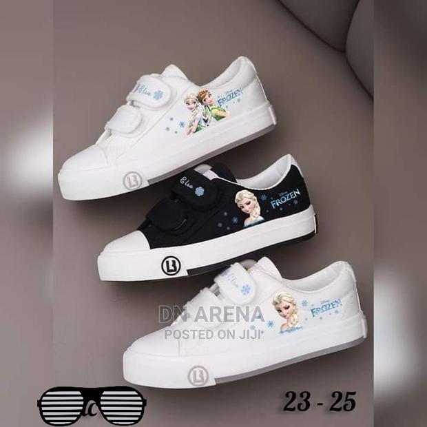 Girls Sneakers Cartoon Character · Photo 1