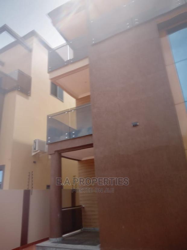 4bdrm Mansion in E a Properties, American House for Rent · Photo 1