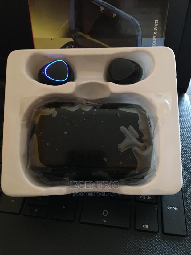 Damix True Wireless Earbuds · Photo 4