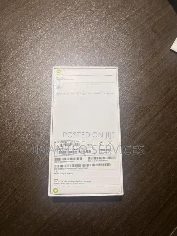 New Apple iPhone 16e 128 GB Black · Photo 1