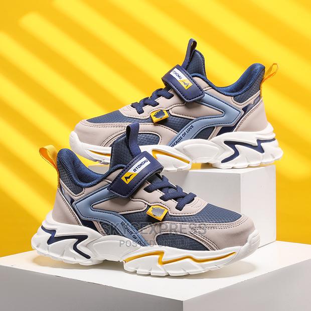 Kids Sneakers · Photo 1