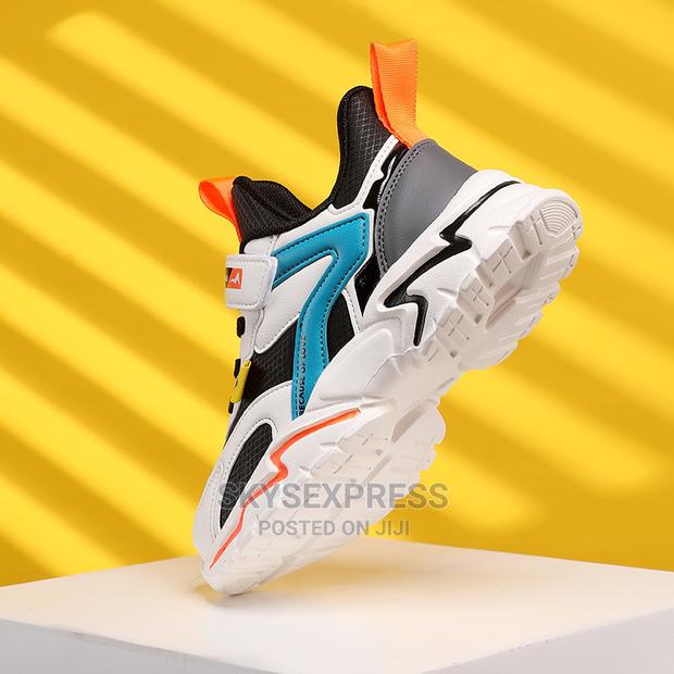 Kids Sneakers · Photo 4
