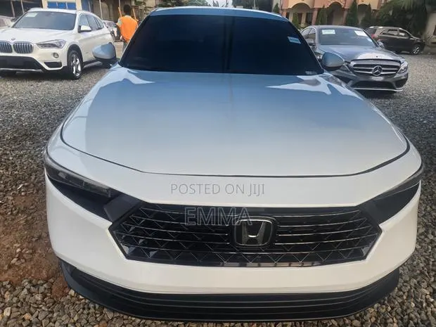 Honda Accord LX CVT 2024 White · Photo 1