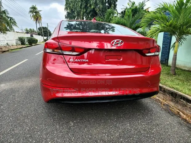 Hyundai Elantra SE Sedan FWD (2.0L 4cyl 6M) 2017 Red · Photo 1
