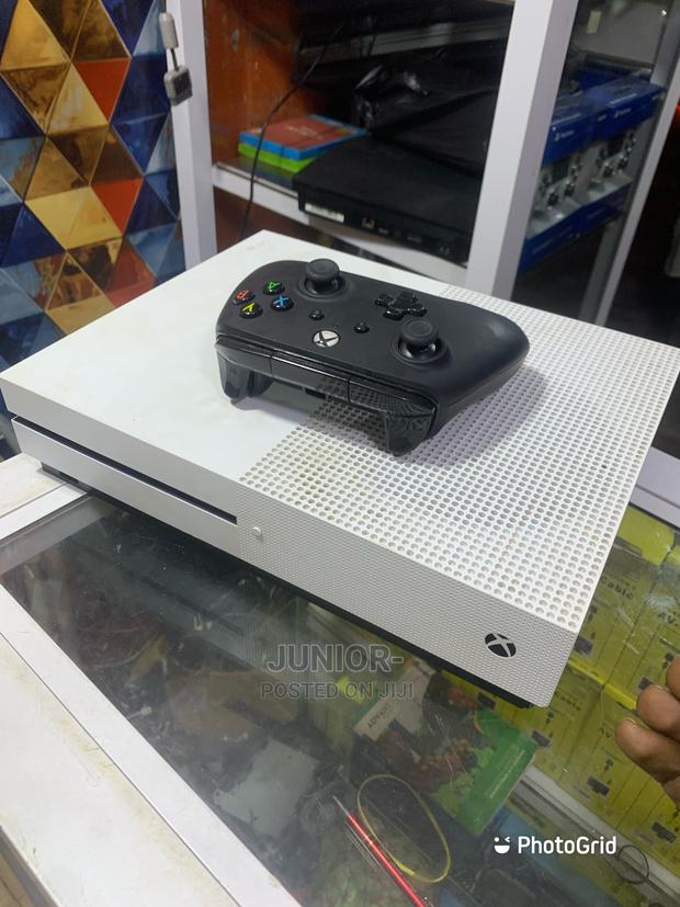 Xbox 1 S Installed With 10 Latest Games · Photo 1
