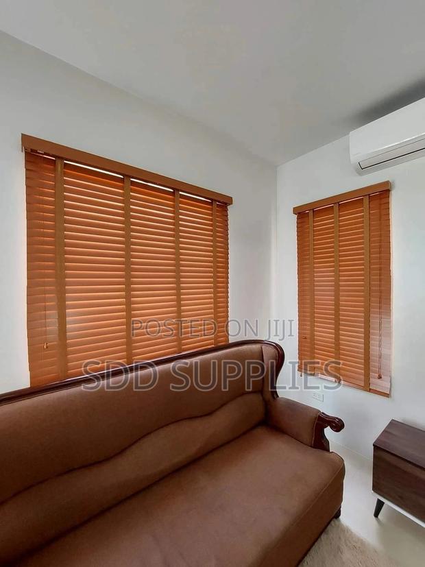 Wooden Blinds Luxury Design With Belt · Photo 1