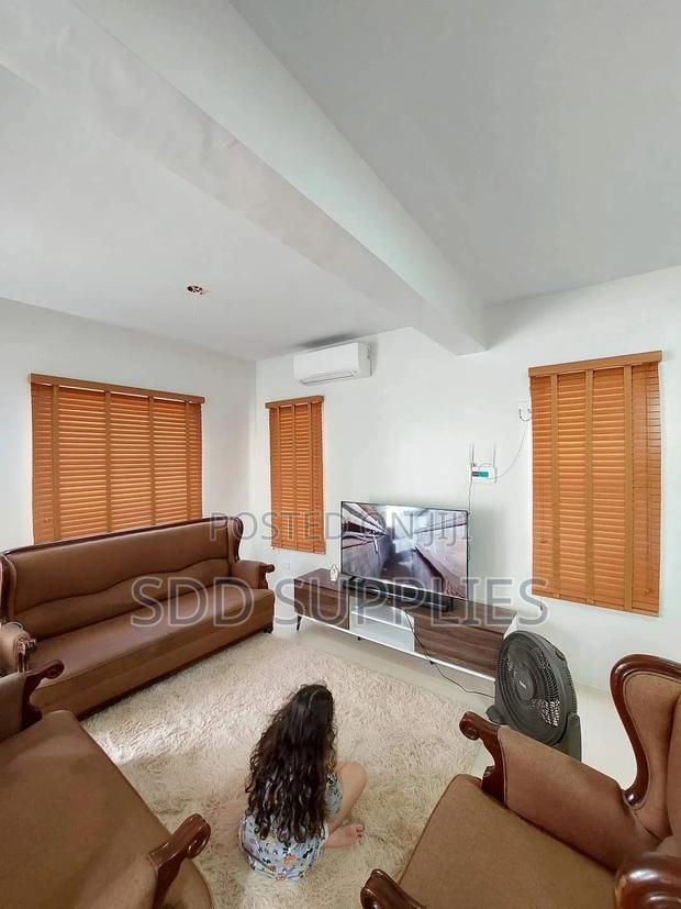 Wooden Blinds Luxury Design With Belt · Photo 4