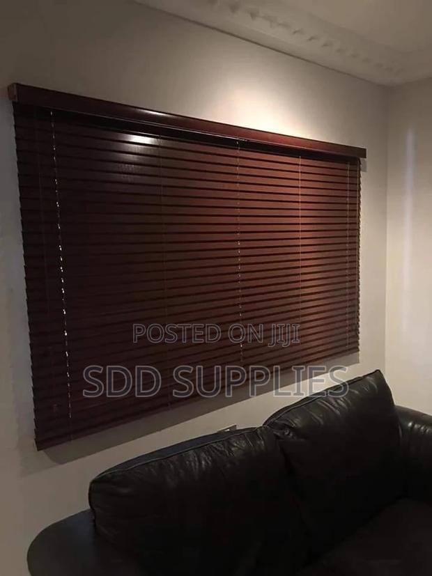 Wooden Blinds Curtains Luxurious Texture · Photo 1