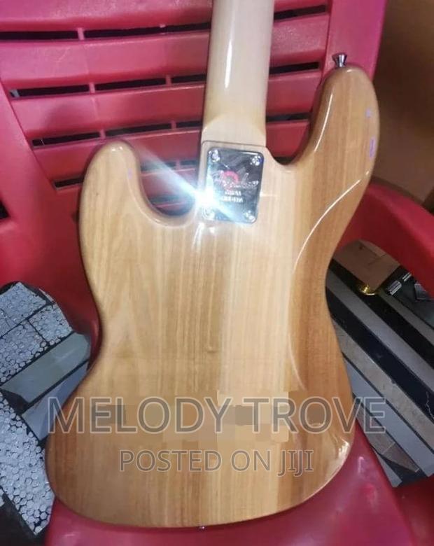 Fender Jazz Bass Guitar · Photo 2