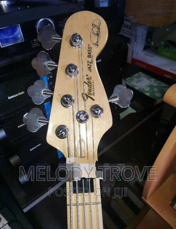 Fender Jazz Bass Guitar · Photo 4