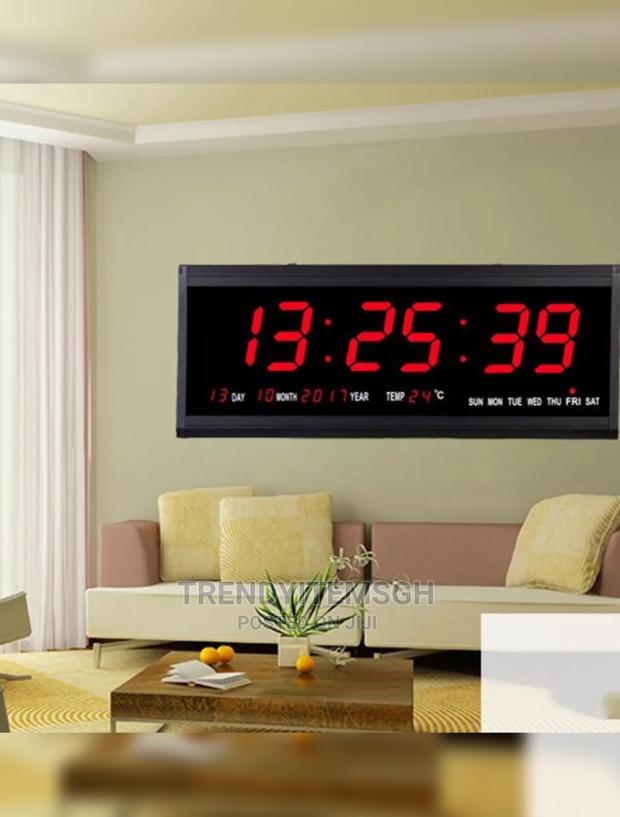 Led Display Digital Clock Date Temperature Wall Clock · Photo 3