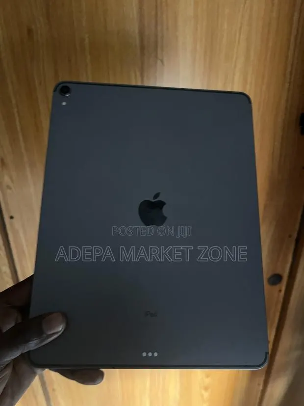 Apple iPad Pro 12.9 (2018) 128 GB Gray · Photo 1