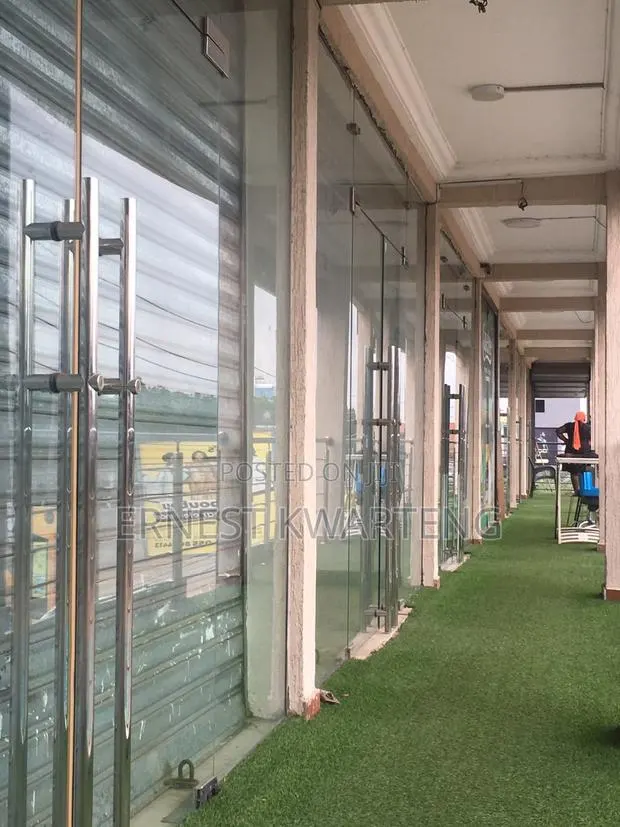 Shops to Let · Photo 1