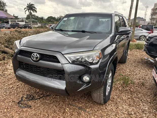 Toyota 4-Runner SR5 Premium 4dr 4x2 (4.0L 6cyl 5A) 2017 Gray · Photo 1