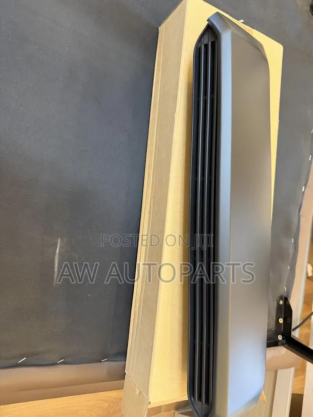 TOYOTA TACOMA 2016-2023 Bonnet\hood Scoop · Photo 1