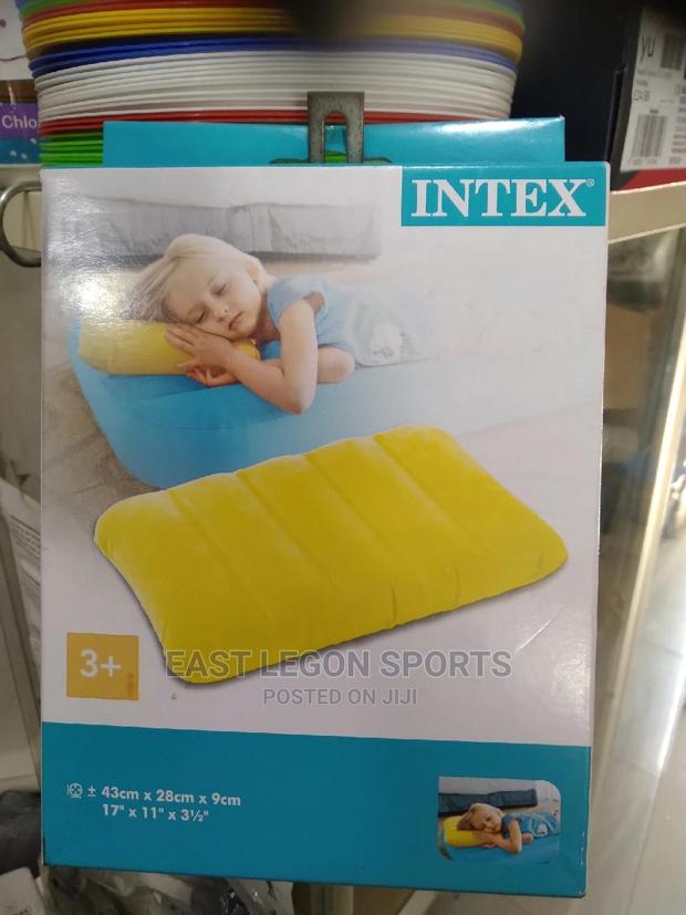 Intex Pillow Inflatable · Photo 1