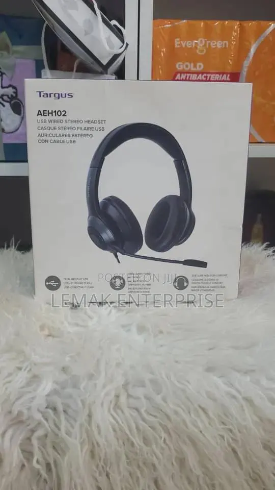 Targus Wired Stereo Headset (AEH102) · Photo 1