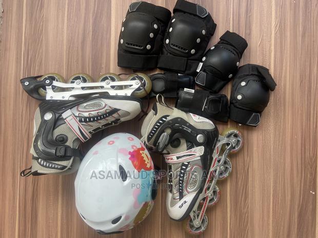 Original Skating Shoes at Cool Price · Photo 1