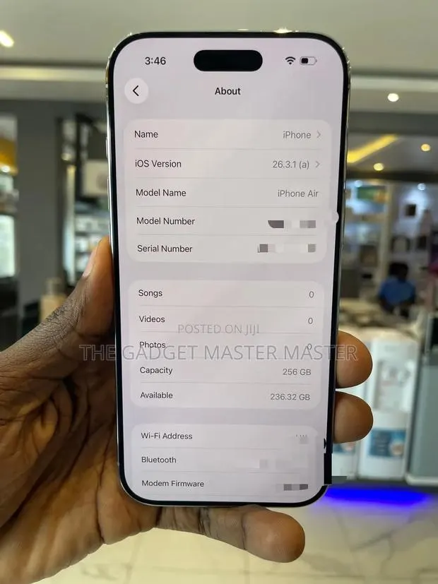Apple iPhone Air 256 GB White · Photo 1