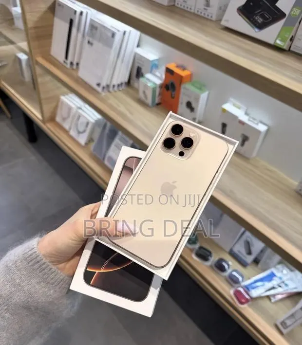 Apple iPhone 16 Pro Max 512 GB Gold · Photo 1