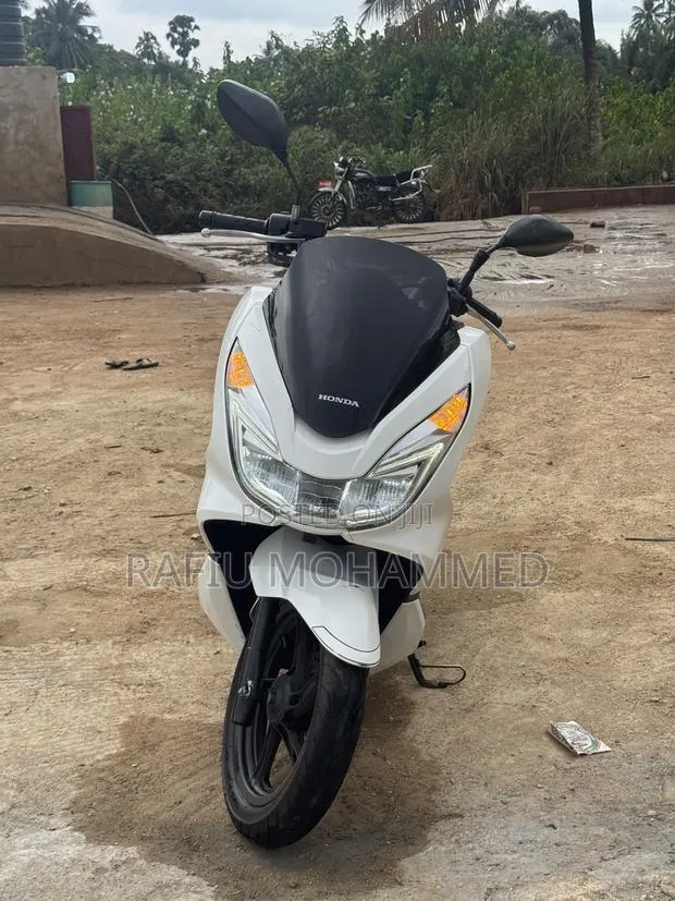 Honda 2023 White · Photo 1