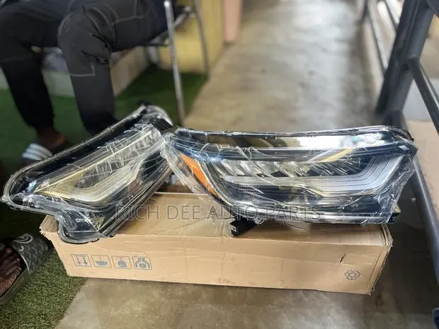 Honda CR-V 2017-2022 Headlight 2017, 2018, 2019, 2020, 2021 Full LED · Photo 1