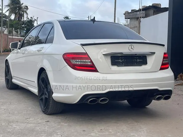 Mercedes-Benz C250 2013 White · Photo 1