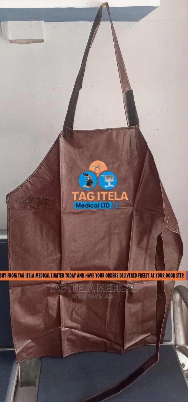 Surgical Macintosh Apron · Photo 1