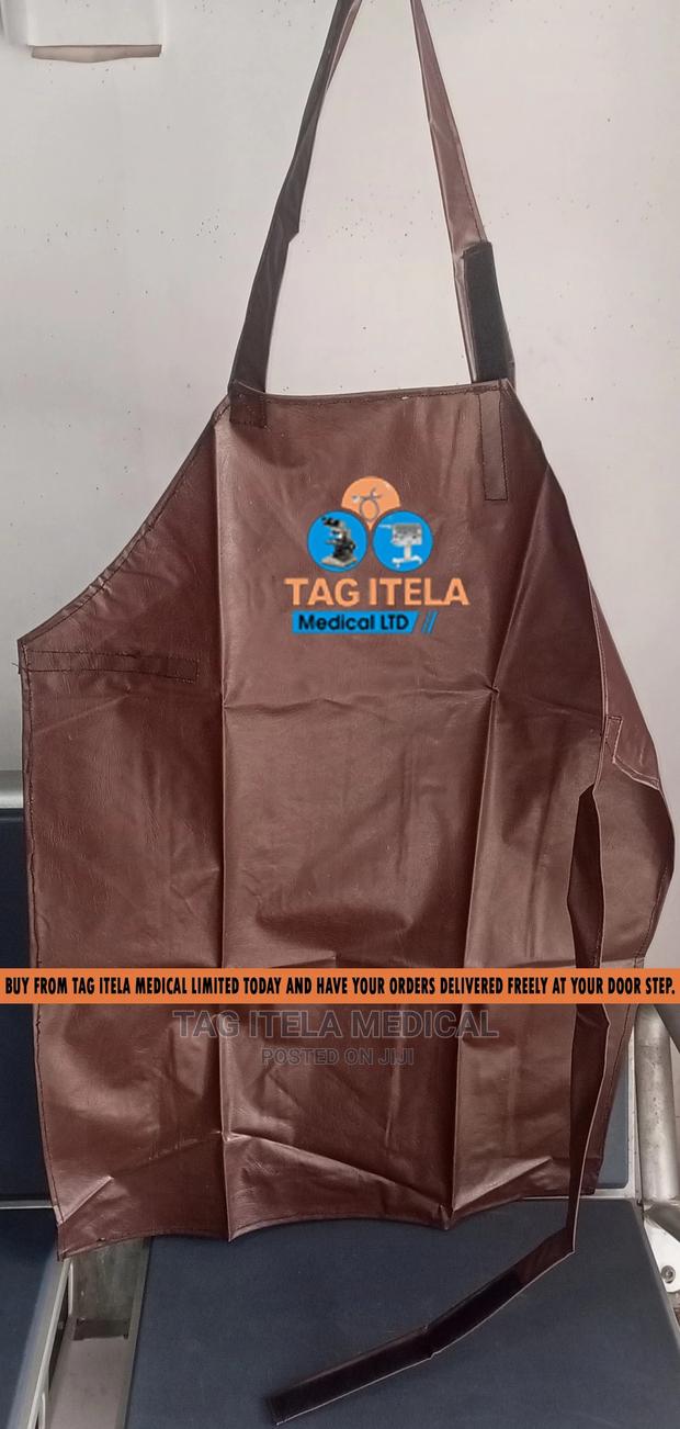 Surgical Macintosh Apron · Photo 2