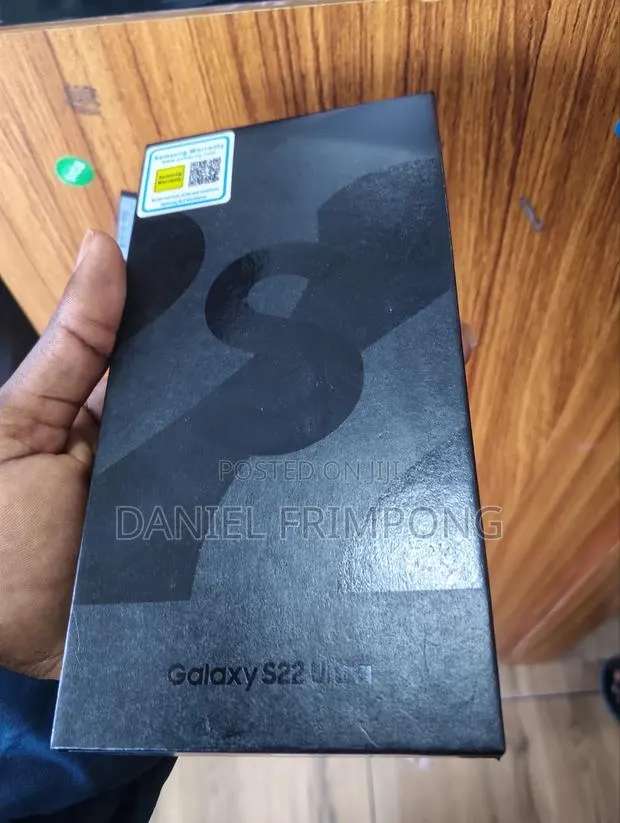 New Samsung Galaxy S22 Ultra 5G 256 GB Black · Photo 1