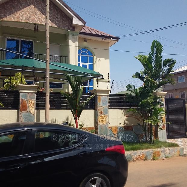 3bdrm House in Bronko Housing, Baatsona Total for rent · Photo 2
