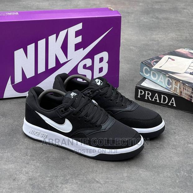 Nike Sb Gt Return White Black · Photo 1