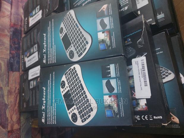 Mini Portable Wireless Keyboard · Photo 3