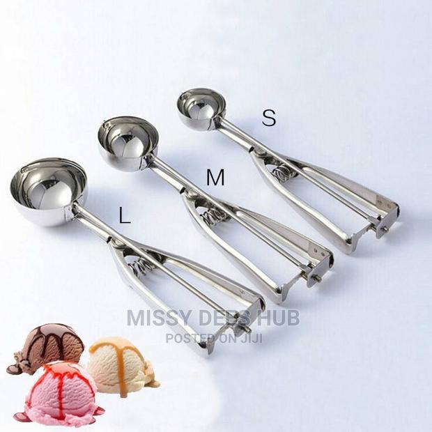 Metallic Ice-cream Scoop · Photo 3