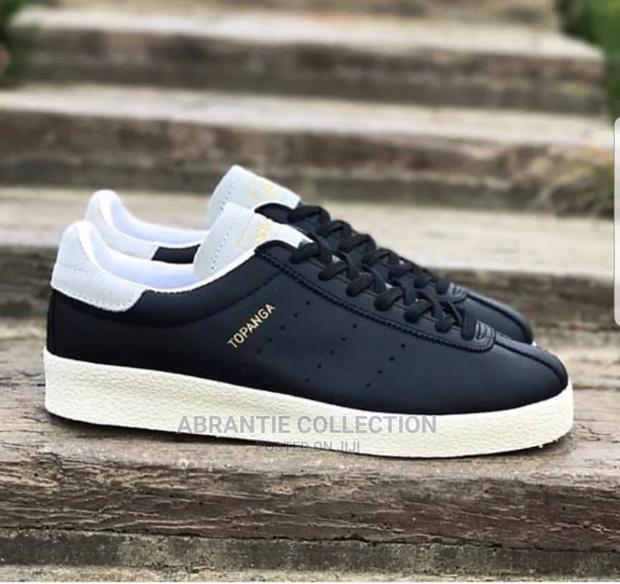 Adidas Topanga Black and White · Photo 2