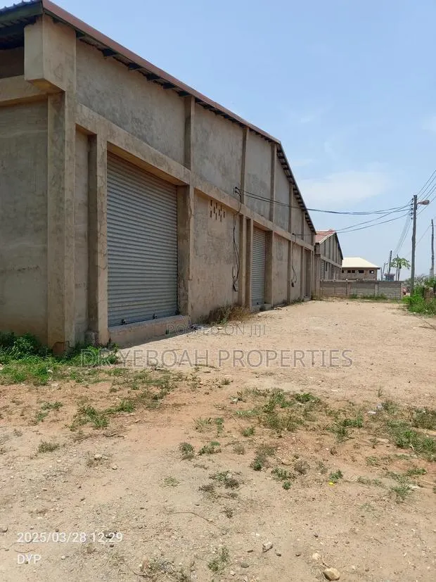 Spintex Kasapreko:- 500 SQM Warehouse for Rent · Photo 1