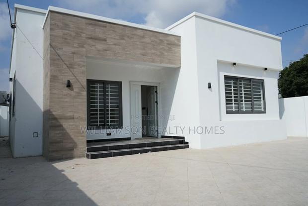 3bdrm House in Community 16, Spintex for sale · Photo 1