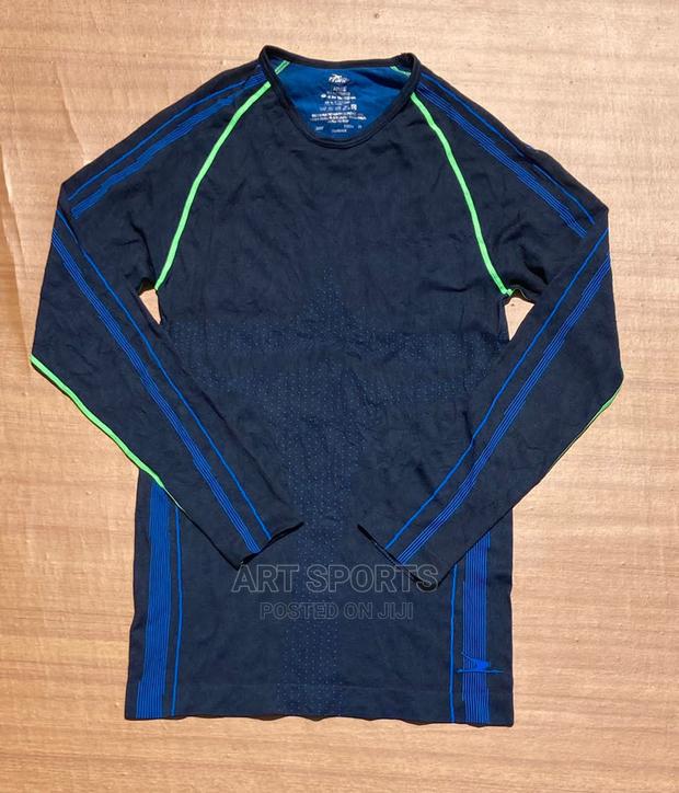 Inner Stretch Top · Photo 1