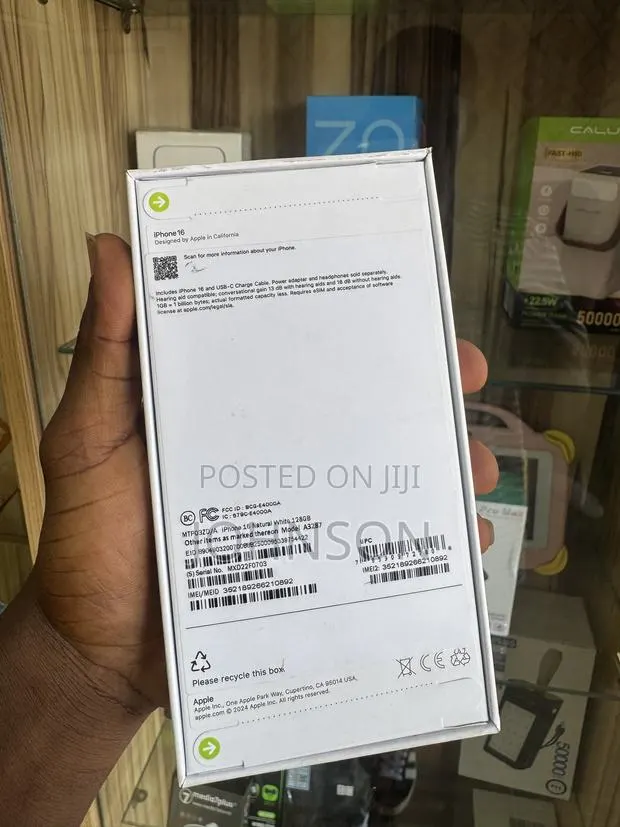 New Apple iPhone 16 128 GB White · Photo 1