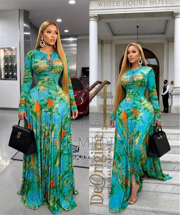 Beautiful Ladies Dress · Photo 1
