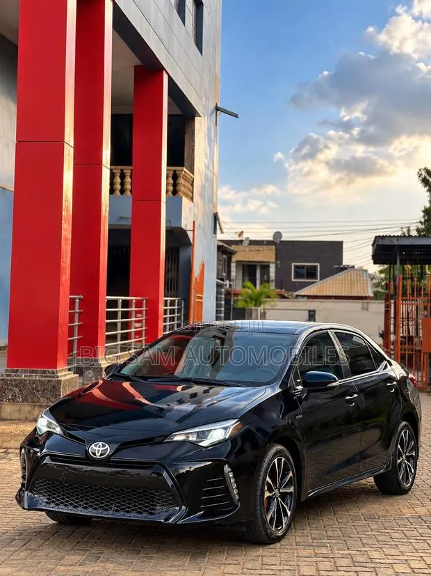 Toyota Corolla S w/Special Edition Pkg (1.8L 4cyl CVT) 2016 Black · Photo 1