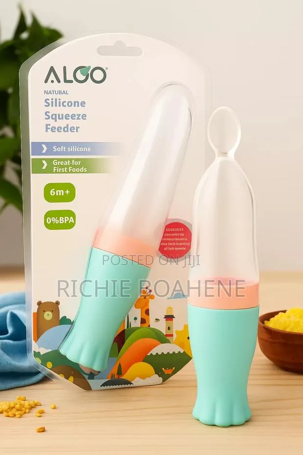 Silicone Spoon Bottle Baby Feeder · Photo 1
