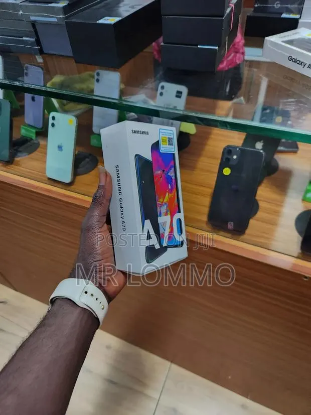 New Samsung Galaxy A70 128 GB Blue · Photo 1