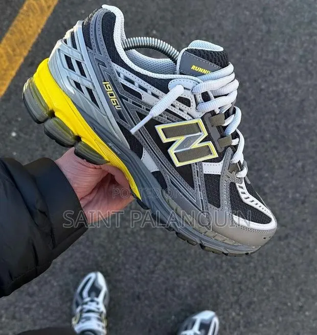 Unisex New Balance 1906 · Photo 1