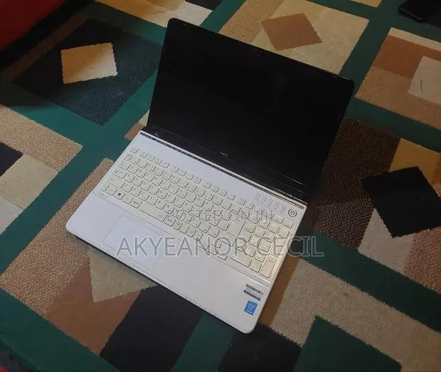 Laptop NEC N22A 4GB Intel Pentium HDD 320GB · Photo 1