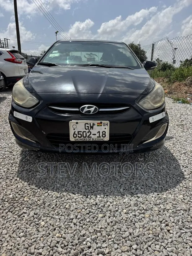Hyundai Accent SE 2018 Black · Photo 1