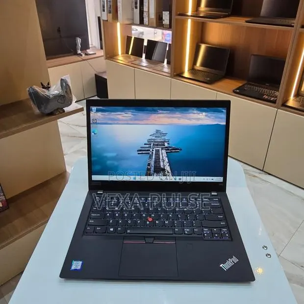 Laptop Lenovo ThinkPad T490s 16GB Intel Core i5 SSD 256GB · Photo 1