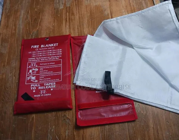 Fireproof Emergency Fire Blanket · Photo 1